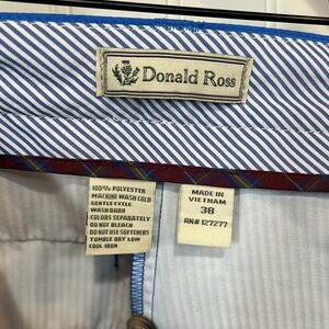 Donald Ross blue men’s shorts size 38 excellent condition no flaws zipper front